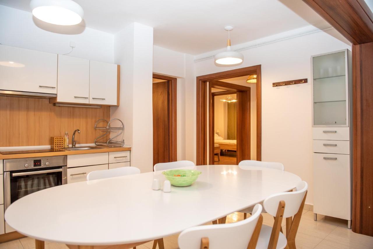 Classic Apartment Near The City Center คลูจ-นาโปกา ภายนอก รูปภาพ
