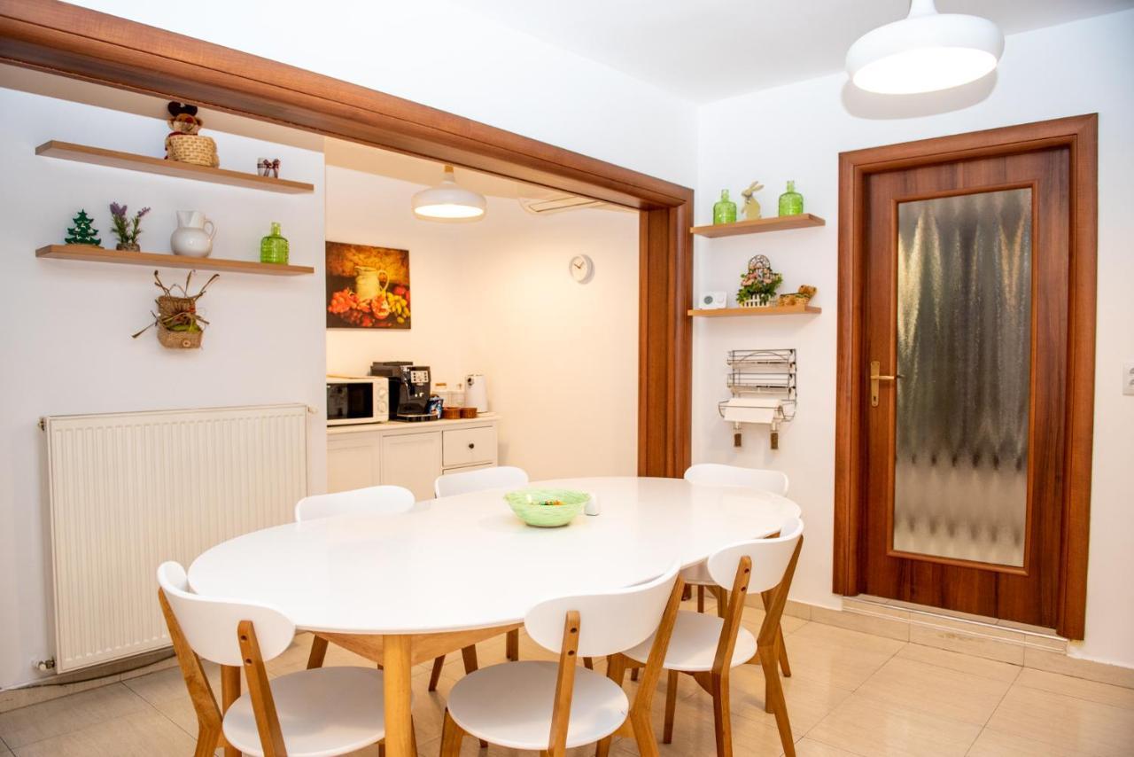 Classic Apartment Near The City Center คลูจ-นาโปกา ภายนอก รูปภาพ